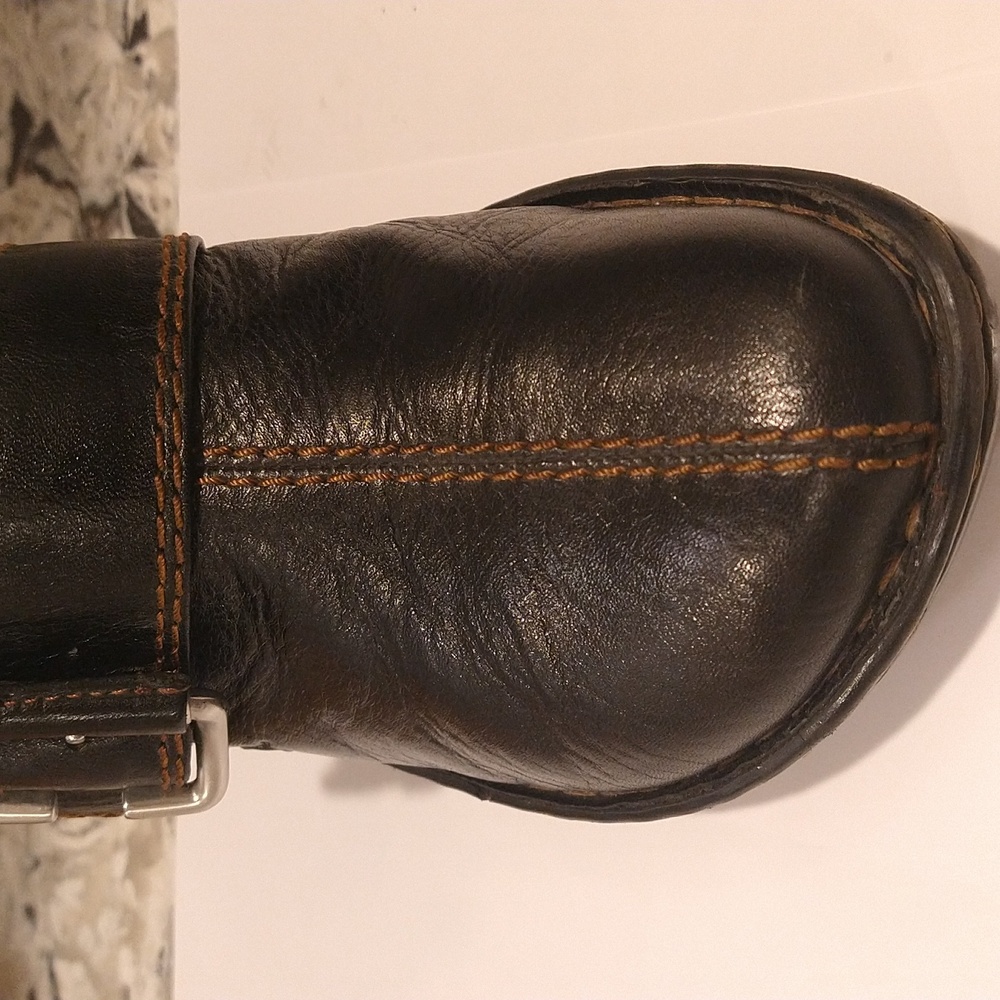 *Excellent Used Condition* Born Clogs With Buckle… - image 4